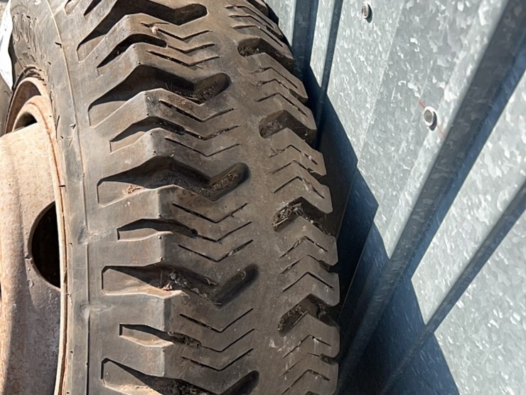 excellent-spare-tire-for-semi-10.0-0–20,-aired-up-and-ready-to-go-image-4