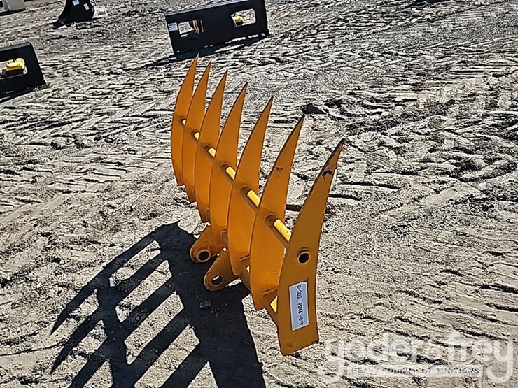 caterpillar-303-image-3