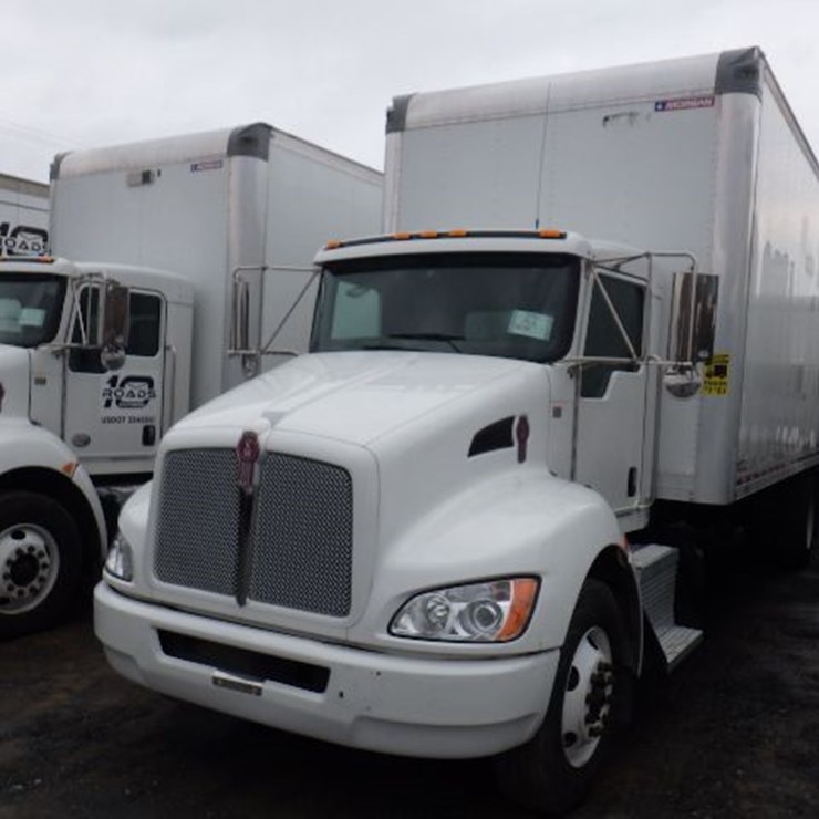 2022 KENWORTH T270