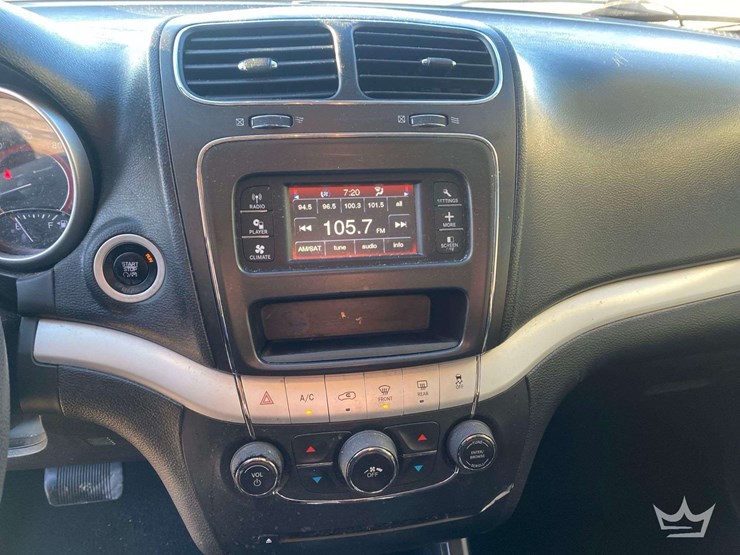 2015-dodge-journey-sxt-image-33