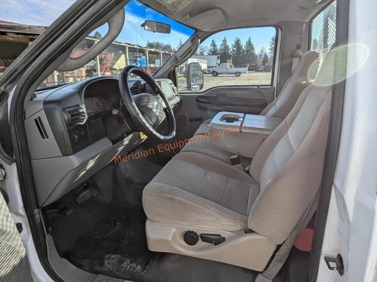 2005-ford-f550-xl-image-10