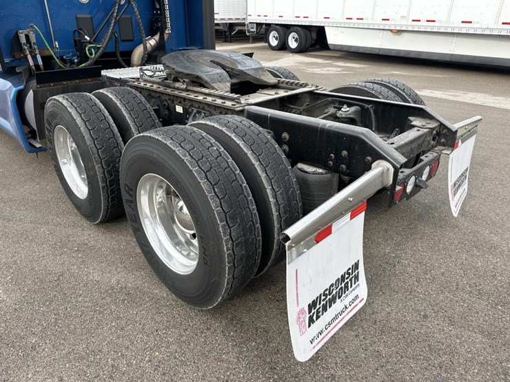 2020-kenworth-t680-image-16