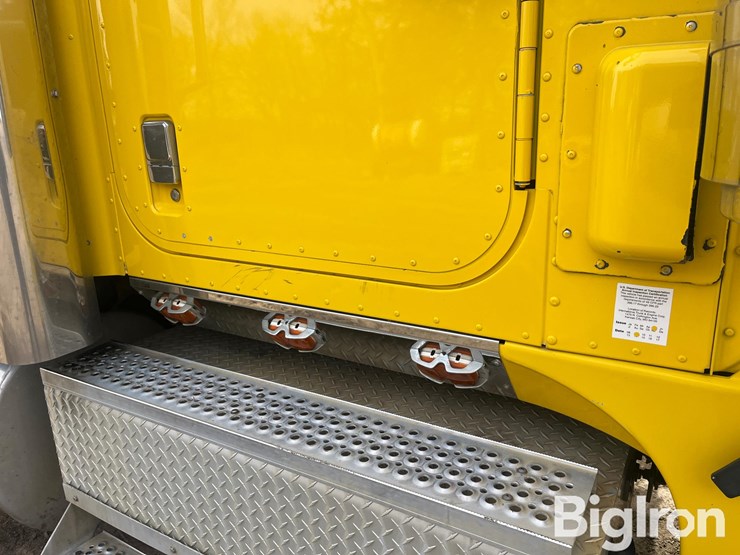 2005-international-9900ix-t/a-truck-tractor-image-18