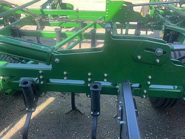 2024-john-deere-52-image-90