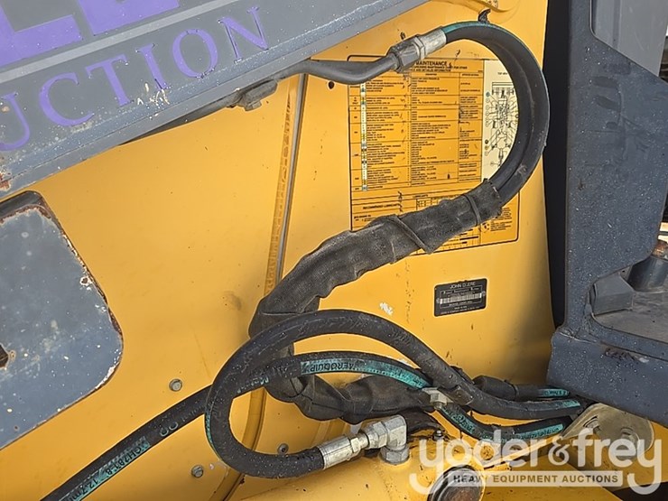 2010-deere-310sj-image-39