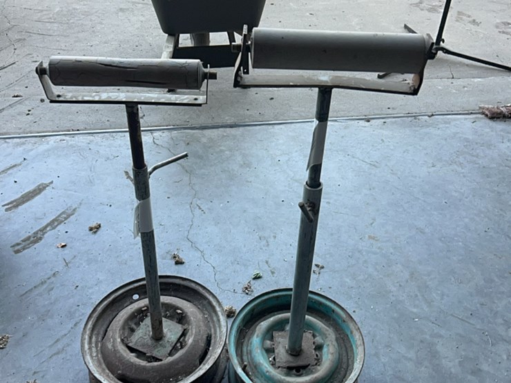 pair-of-roller-stands-image-15