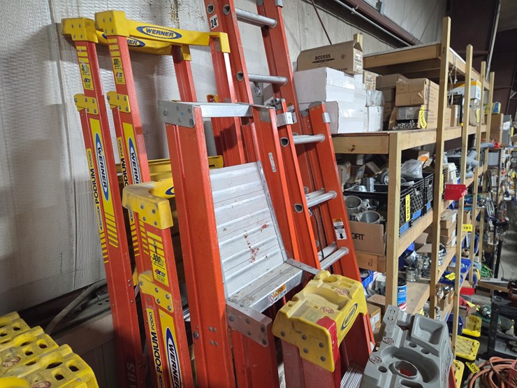 #5366-•-(3)-werner-podium-ladders,-(6)-folding-ladders-image-3