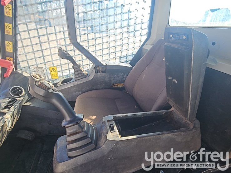 2019-jcb-270t-image-28