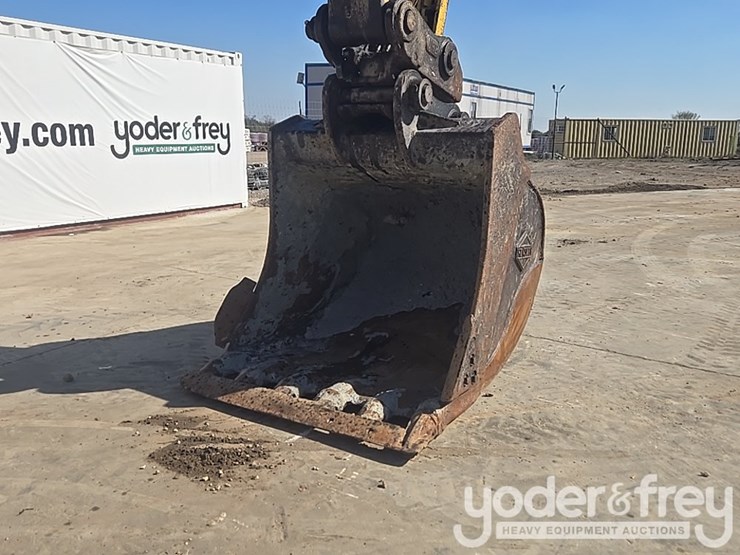 2013-komatsu-pc490-lc-10-image-11