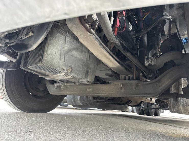 2022-kenworth-t680-image-31