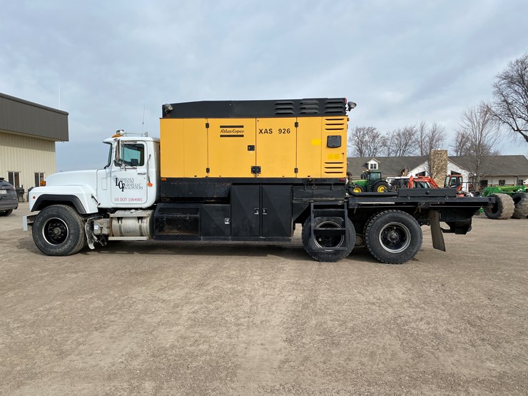 1999-mack-rd690s-image-16