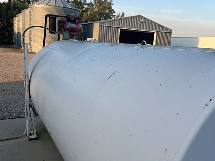 2000-gallon-fuel-tank-with-fill-rite-heavy-duty-high-output-pump-image-35