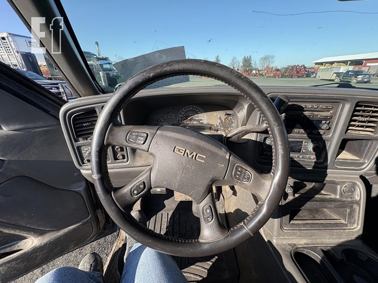 2006-gmc-sierra-1500-slt-image-13