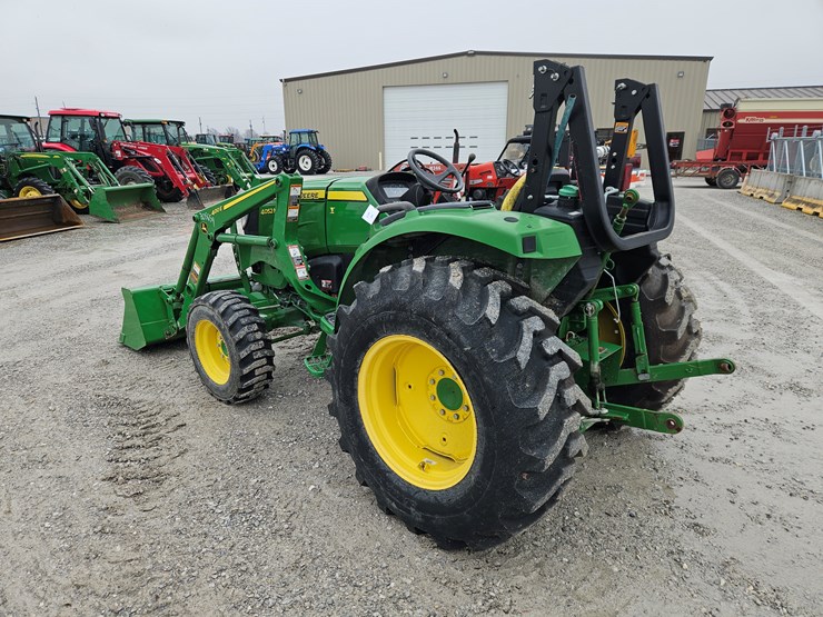 2023-john-deere-4052m-image-15