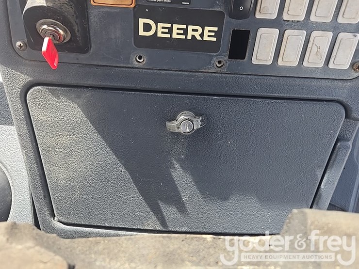 2014-deere-310k-ep-image-76