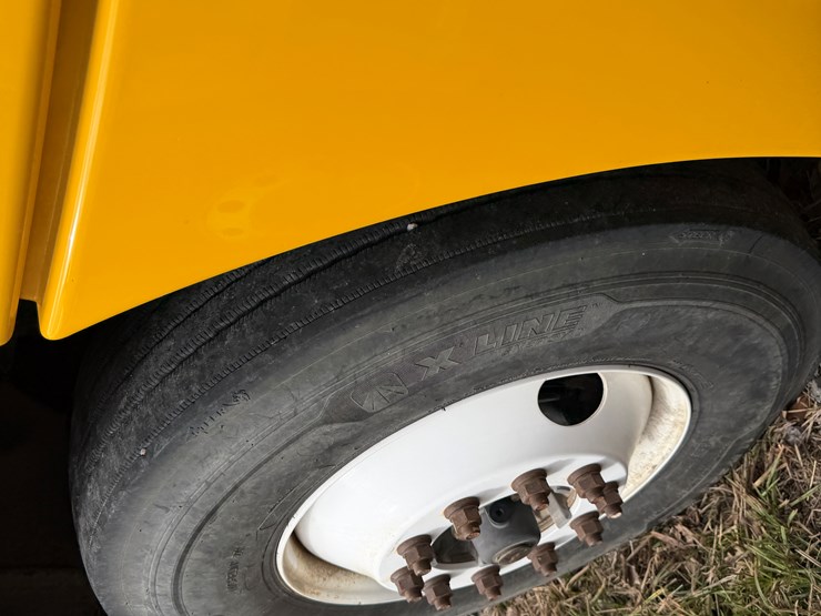 #40954-•-2016-freightliner-t/a-daycab-truck-tractor-3akjgedv4gsgw5933-image-8