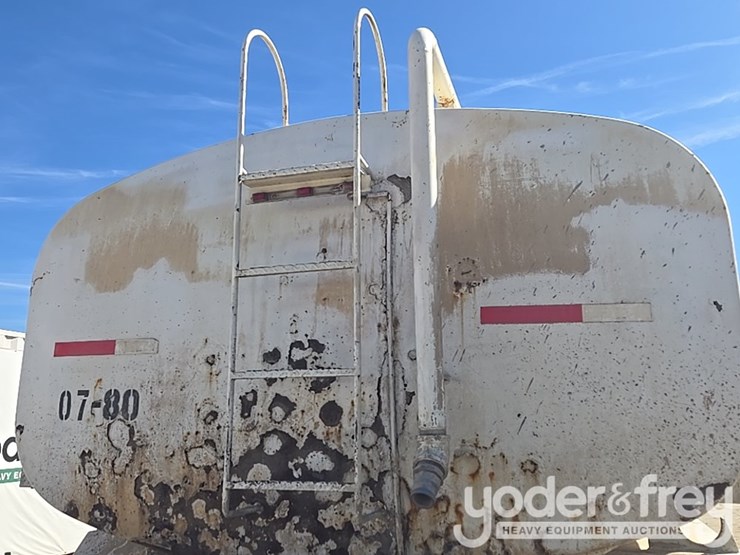 2017-freightliner-m2-106-image-53