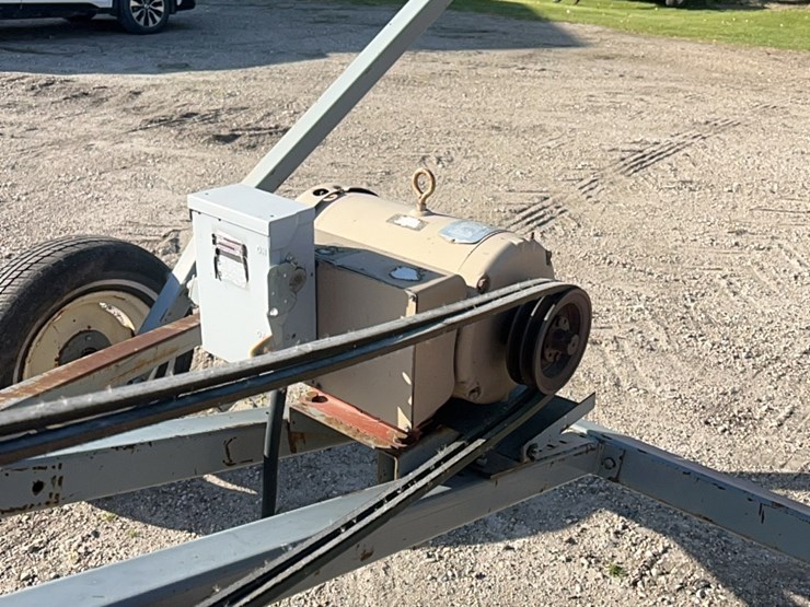 7-“x-37’sakundiak-model-hd-7–-1200-auger-with-7.5-hp-baldor-single-ph-220-electric-motor-image-16