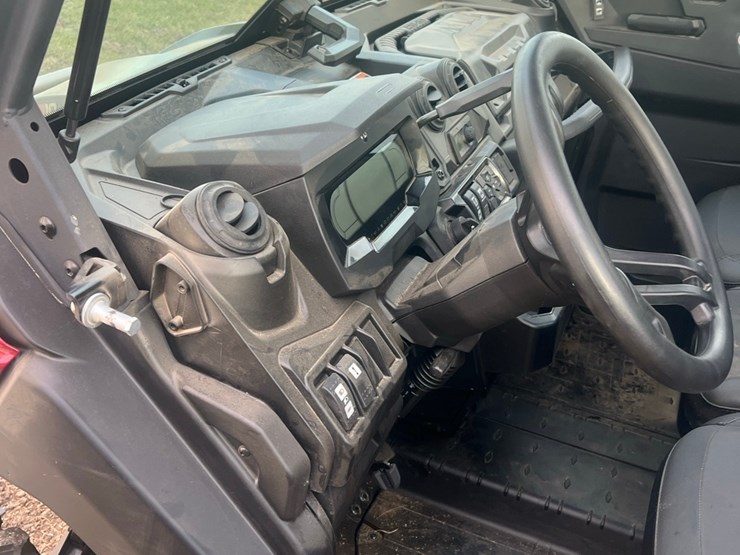 lot-15.-2024-canam-side-by-side-1000-defender-limited,-pristine-condition,-shedded,-like-absolutely-brand-new,-25-hours,-serial-number-30086-image-8