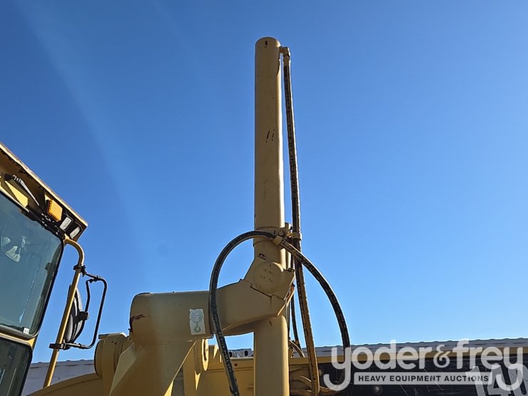 2005-caterpillar-140h-vhp-plus-image-31