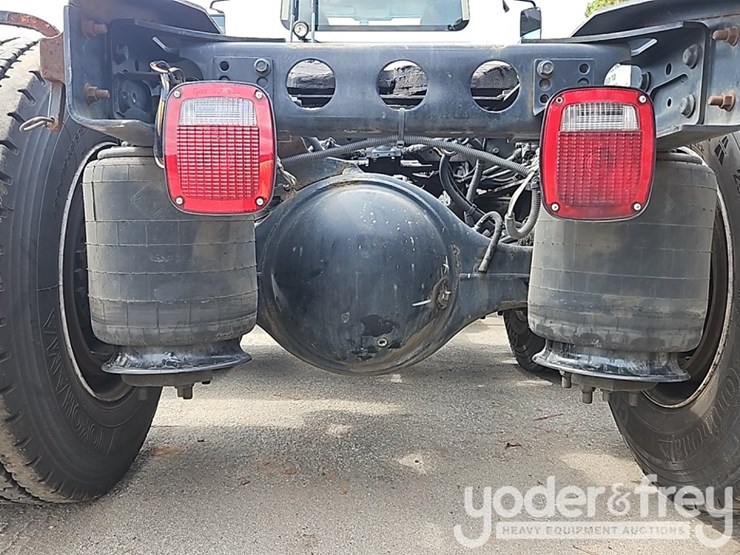 2017-international-8600-image-19