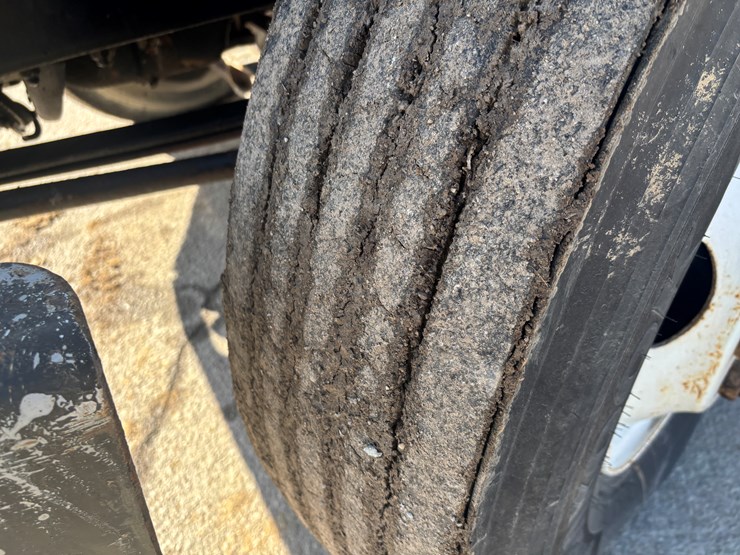 freightliner-fl70-image-55