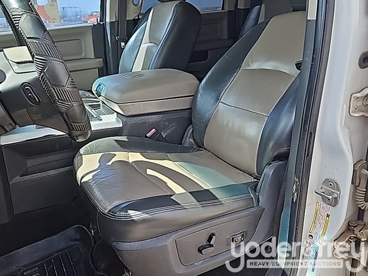 2010-dodge-ram-3500-image-44