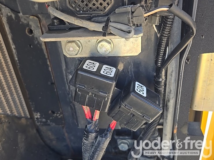 2020-deere-35g-image-72