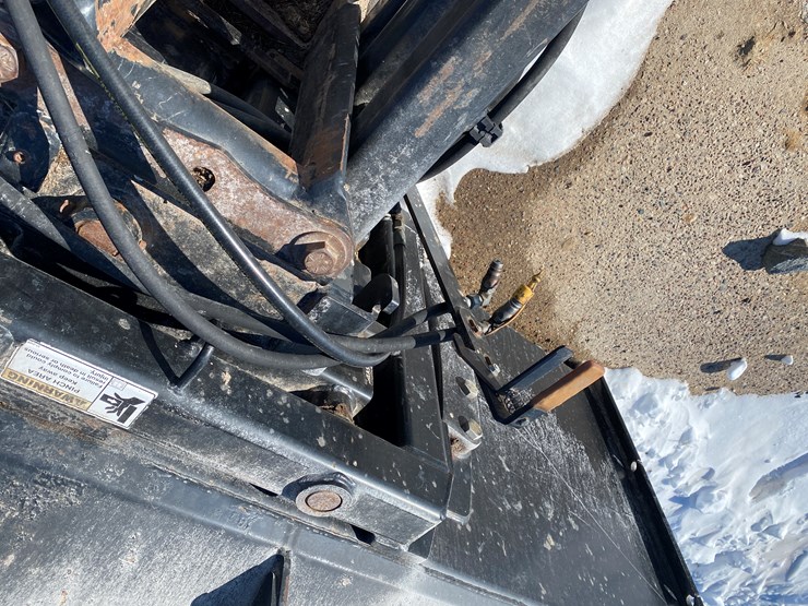 2011-new-holland-390-image-50