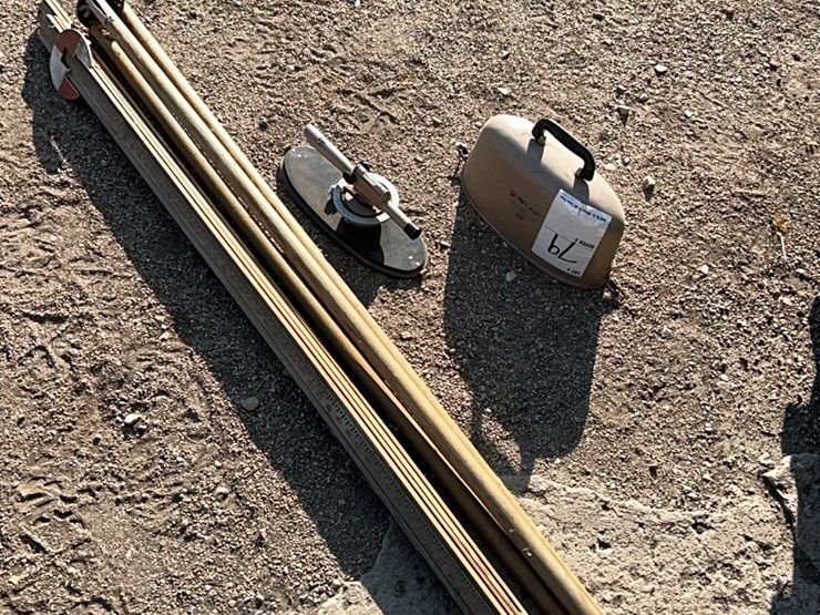 survey-tool,-complete-with-scope,-measuring-stick,-tripod-image-13