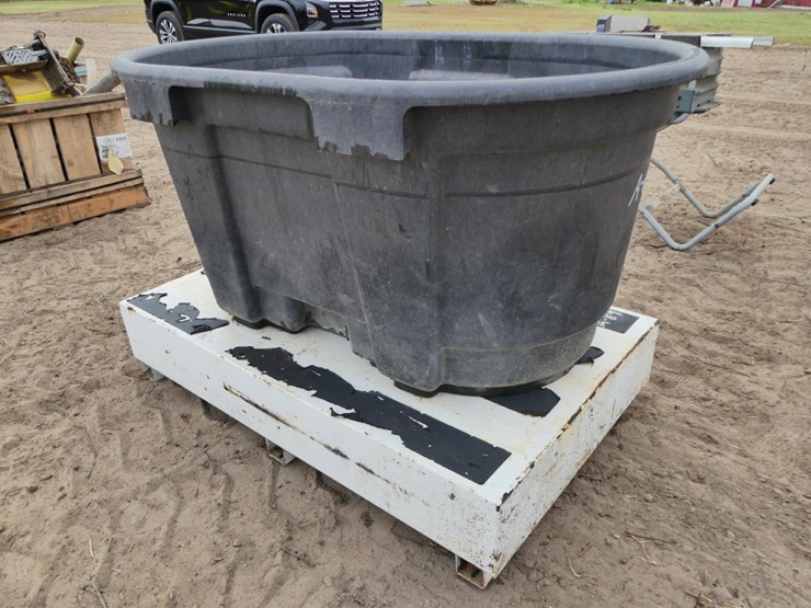 packrat-tool-box-&-rubbermaid-100-gal-stock-stank-image-3