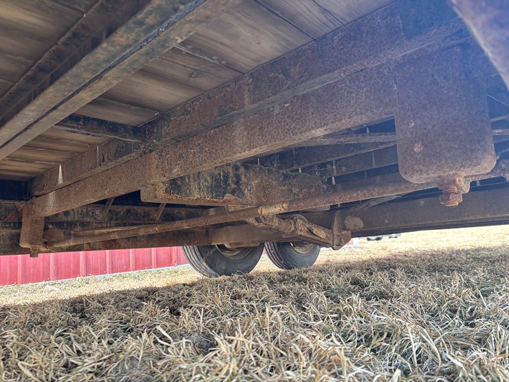 #2276-•-2013-b-&-b-20'-tandem-axle-tilt-bed-trailer-image-25