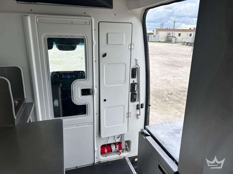 2021-mercedes-benz-sprinter-4500-image-20