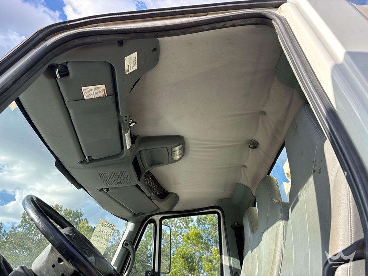 2003-international-durastar-4300-image-52