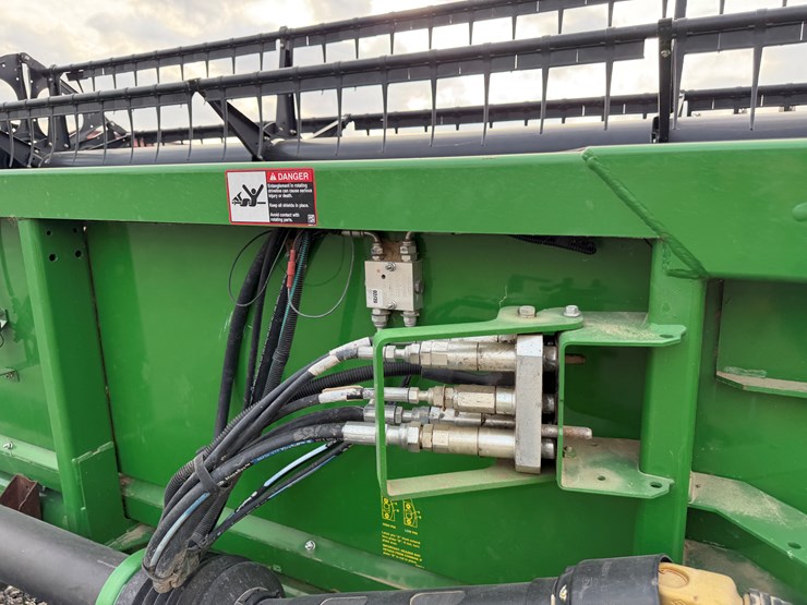 john-deere-630f-image-11