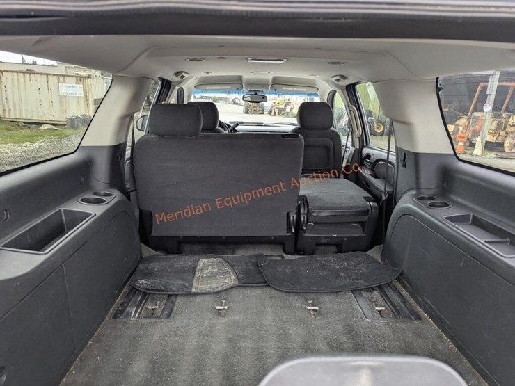 2007-chevrolet-suburban-image-9