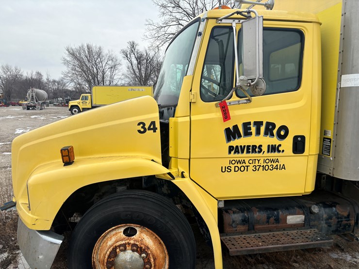 #2269-•-1992-freightliner-box-truck-image-8