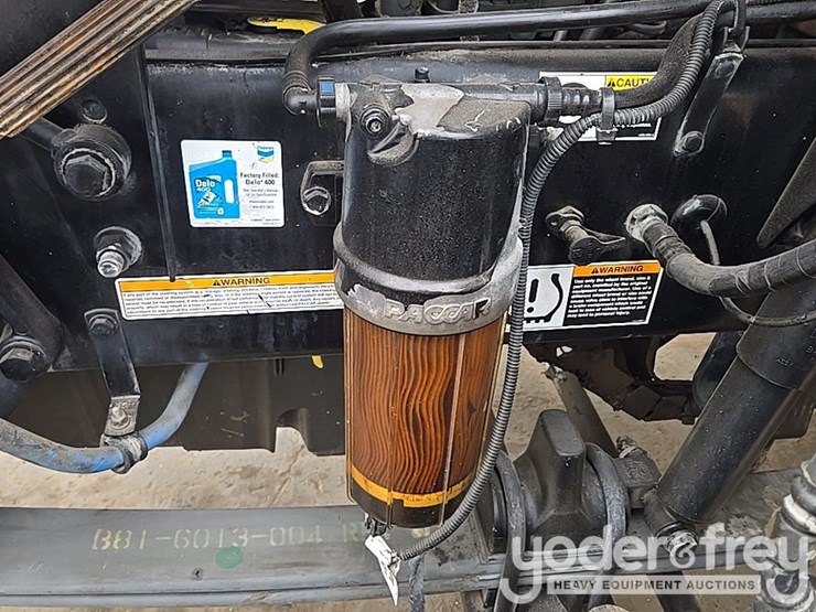 2019-peterbilt-579-image-71