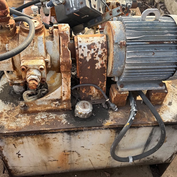 #19 • Racine 10Hp hydraulic power unit