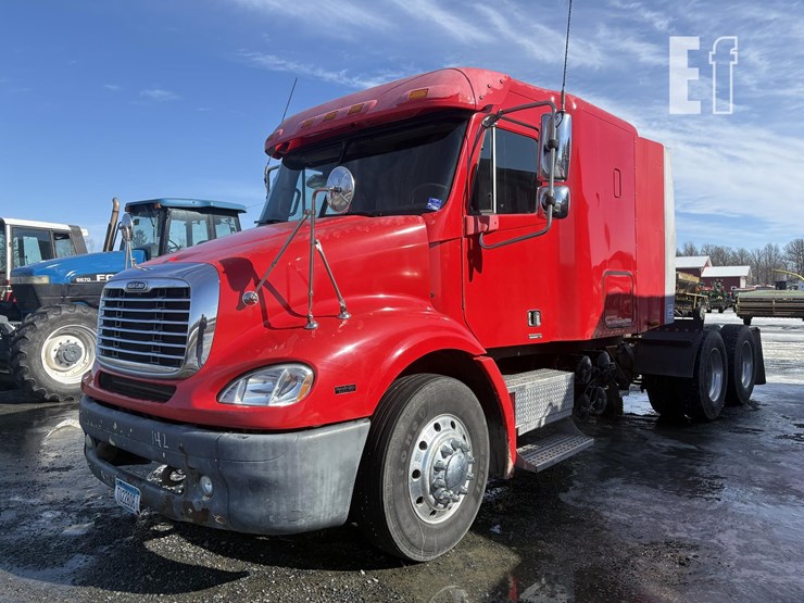 2004-freightliner-columbia-112-image-1