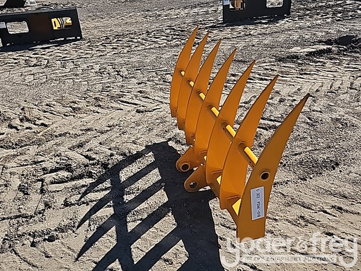 caterpillar-303-image-3