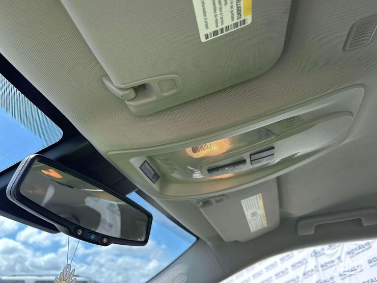 2017-chevrolet-equinox-image-19