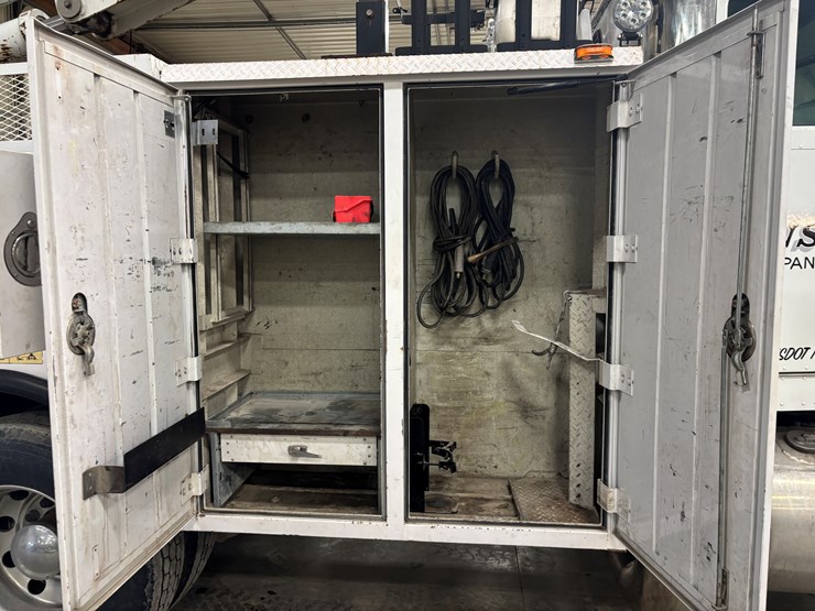 1987-peterbilt-379-image-21