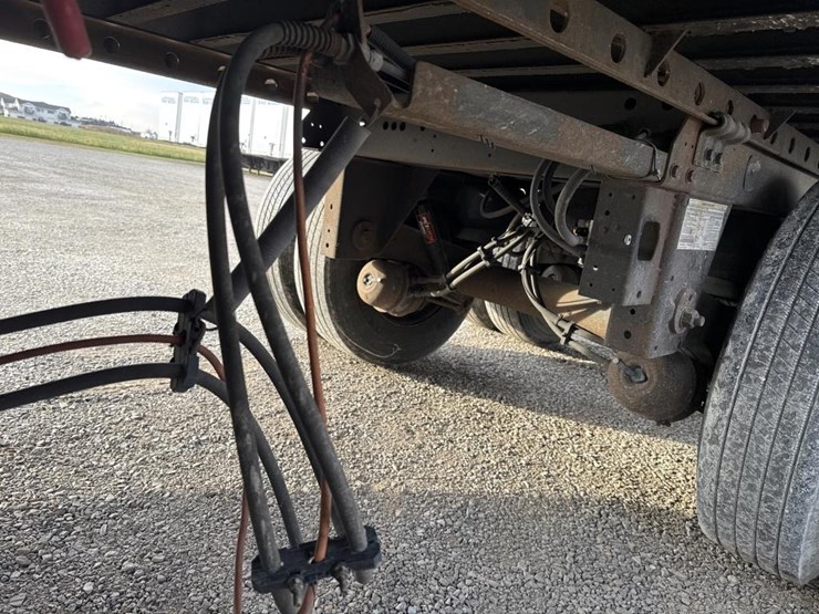 2017-utility-53'-image-19