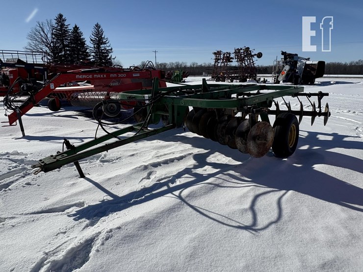 john-deere-210-image-3