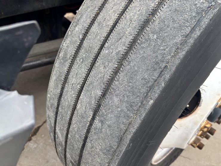 2018-freightliner-cascadia-126-image-77