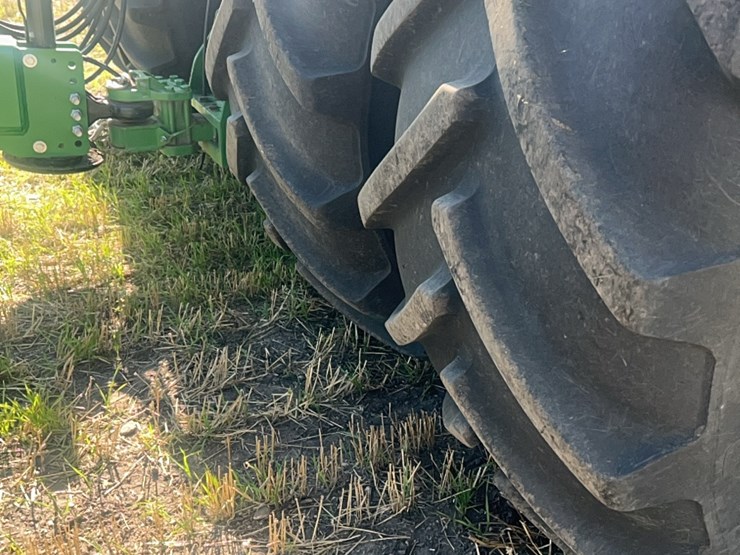 2016-john-deere-9520r-image-53