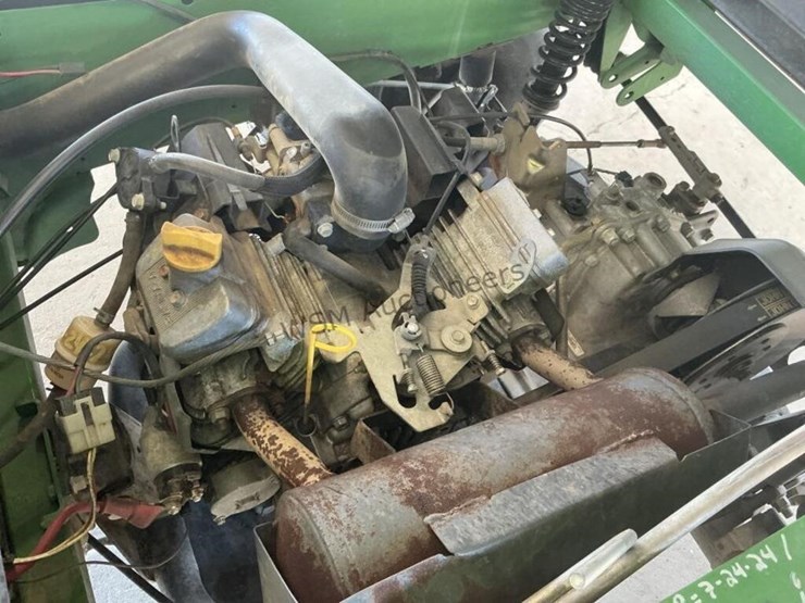 2014-john-deere-gator-image-10