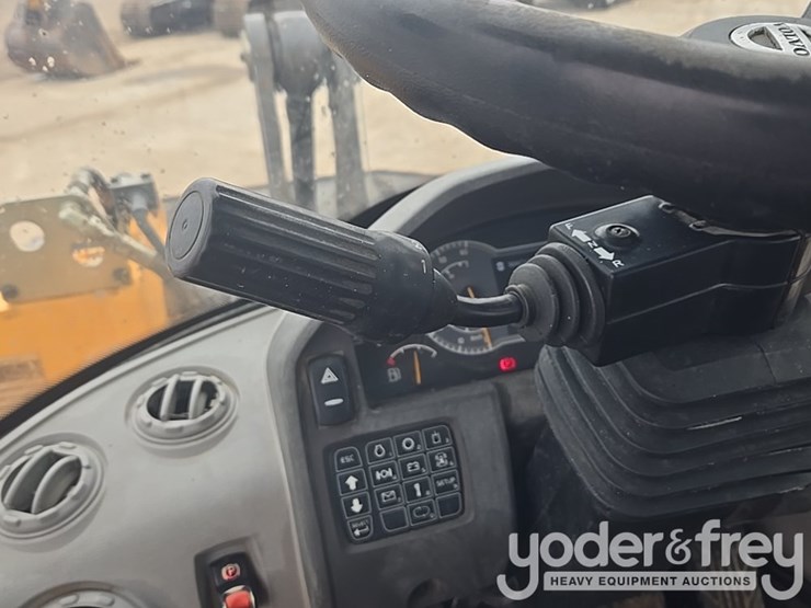 2017-volvo-l110h-image-89