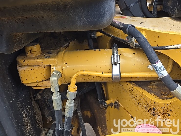 2015-caterpillar-12m3-image-52